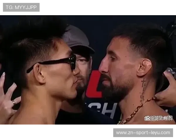 UFC八角笼上演“漫长折磨”，两位选手大战四个回合