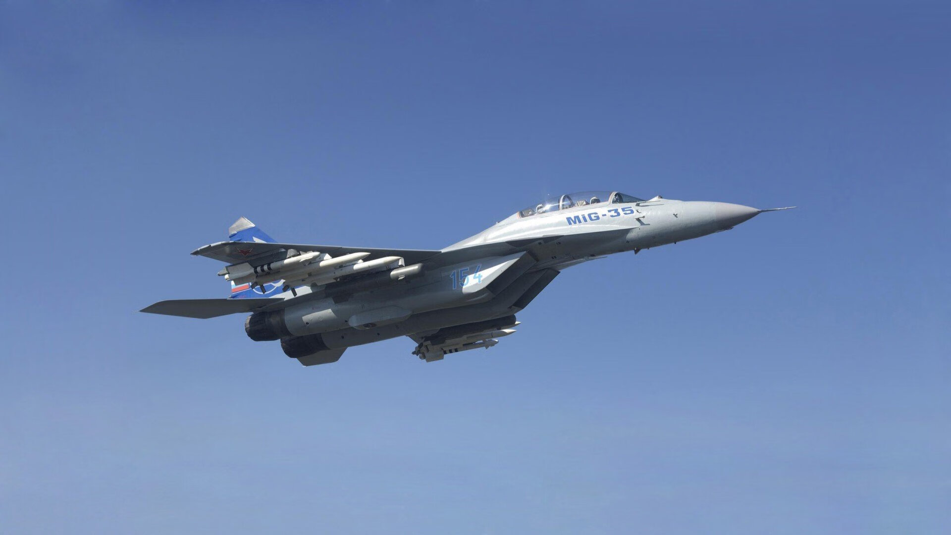 后卫线竞争激烈谁能成为国家队新大脑，后卫什么